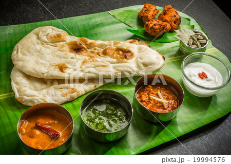 一般的なインドカレー　Typical Indian curry set 19994576
