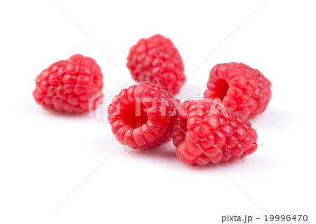 raspberry isolated on white background 19996470