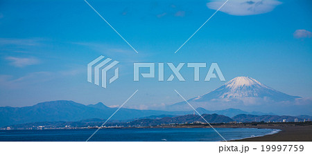 湘南から望む富士山 19997759