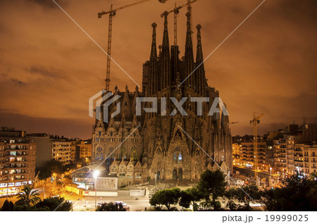 夜のサグラダ・ファミリア 19999025