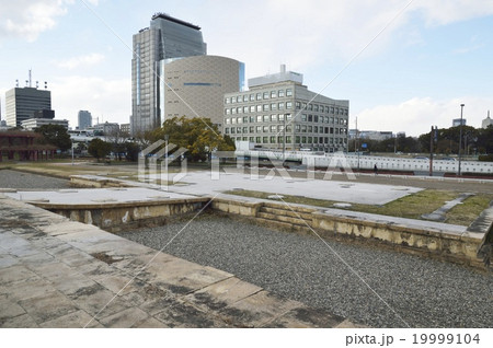 難波宮史跡公園  大極殿基壇 19999104