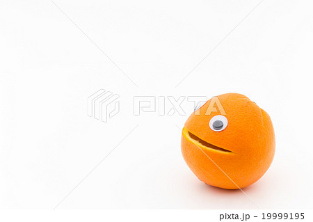 目玉シール付きオレンジ: navel orange with wiggly eyes 19999195