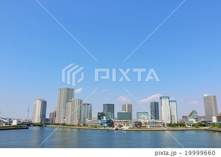 ベイエリアのタワーマンション風景 19999660