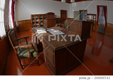 信州 松本 重要文化財 旧制松本高校 復元校長室 横 大正時代の西洋建築様式の代表例 信州 松本 重要文化財 旧制松本高校 復元校長室 横 大正時代の西洋建築様式の代表例 20000532