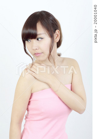 チューブトップの女性 チューブトップの女性 20001040