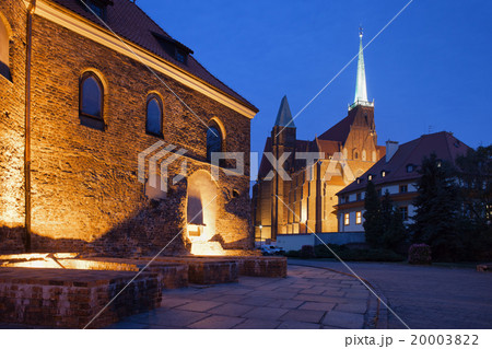 Churches in Ostrow Tumski by Night in Wroclaw 20003822