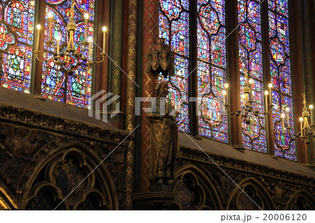 サントシャペル教会のステンドグラスと内部 20006120