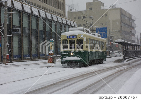 雪の長崎と路面電車 20007767