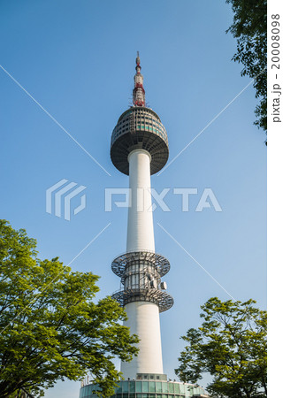 N Seoul Tower with Blue sky 20008098