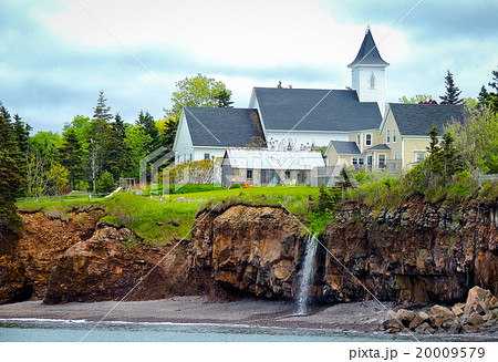 Edge of Canada at Margaretsville,  Bay of Fundy. 20009579