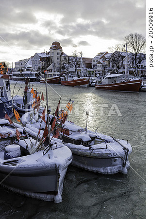 Winter in Warnemuende 20009916