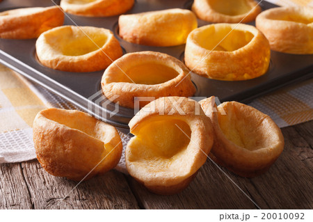 Yorkshire puddings in baking dish close up 20010092