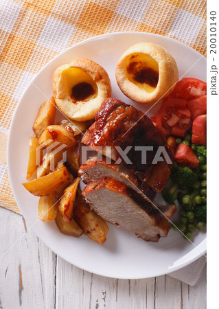Sunday Roast on the plate close up on the table Sunday Roast on the plate close up on the table 20010140