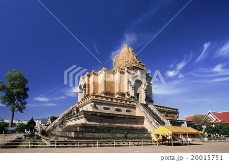chedi luang temple in chiang mai 20015751
