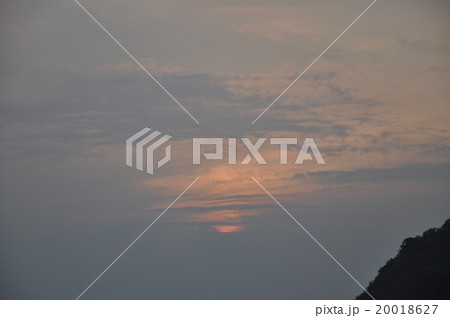 日本海に沈む夕陽 20018627