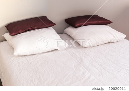 Prepared fresh bed, scene in apartments room 20020911