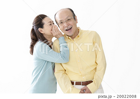 内緒話をするシニア夫婦 内緒話をするシニア夫婦 20022008