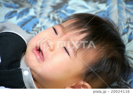 泣き顔の赤ちゃん(男児) 泣き顔の赤ちゃん(男児) 20024116