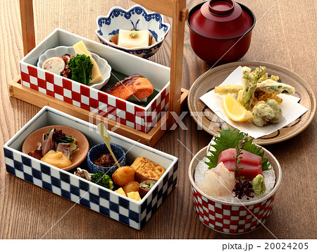 料亭の二段弁当 20024205