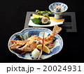 料亭の焼き魚と先付け 20024931