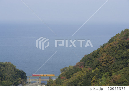 JR四国 観光列車 伊予灘ものがたり 串～喜多灘 20025375