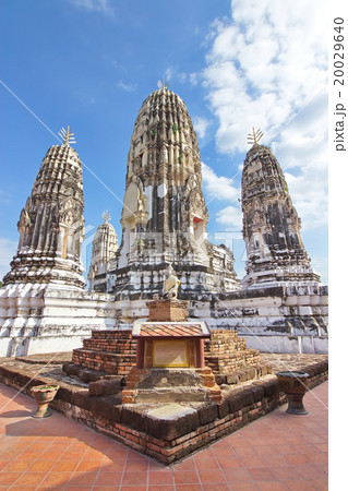 Wat Phra Mahathat pagodas in Ratchaburi Thailand 20029640