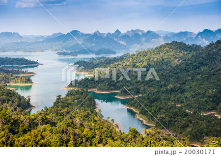 Birdeye view of Ratchaprapha dam Khao sok national 20030171