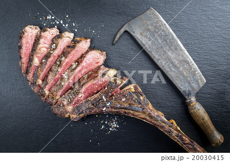 Dry Aged Barbecue Tomahawk Steak Dry Aged Barbecue Tomahawk Steak 20030415