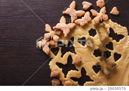 Cooking cookies figure in the form of butterflies 20030570