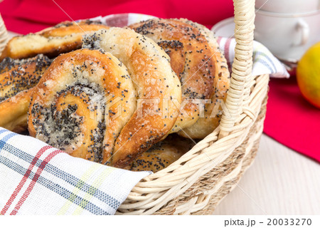 bun with poppy seeds for tea bun with poppy seeds for tea 20033270