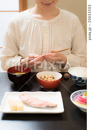 和食　食事シーン 20033503