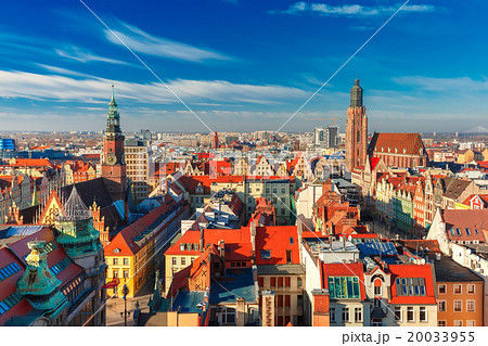 Aerial view of Wroclaw in the morning 20033955