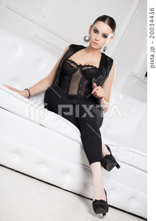 Young sexy woman Young sexy woman 20034436
