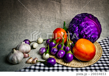 Fresh vegetables with Still life Fresh vegetables with Still life 20034653