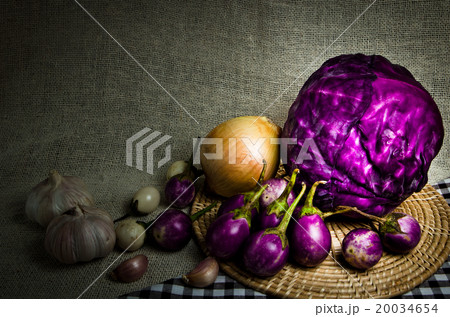 Fresh vegetables with Still life Fresh vegetables with Still life 20034654