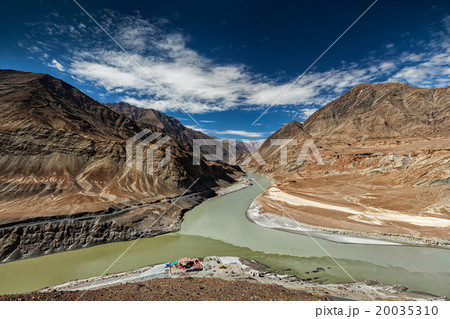 Confluence of Indus and Zanskar Rivers, Ladakh Confluence of Indus and Zanskar Rivers, Ladakh 20035310