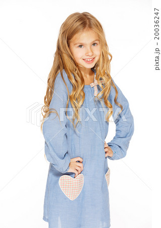 Little girl posing for the camera 20036247