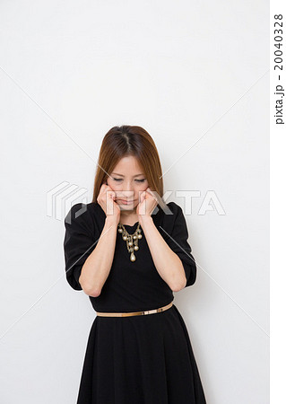 悩む30代女性 20040328