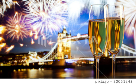 Champagne glasses on tropical beach  20051243