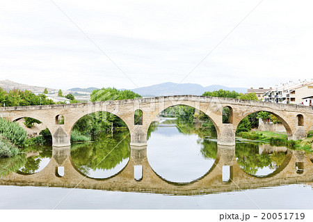 romanesque bridge over river Arga, Puente La Reina 20051719