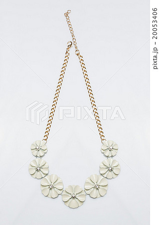 metal feminine necklace. in the form of flowers metal feminine necklace. in the form of flowers 20053406