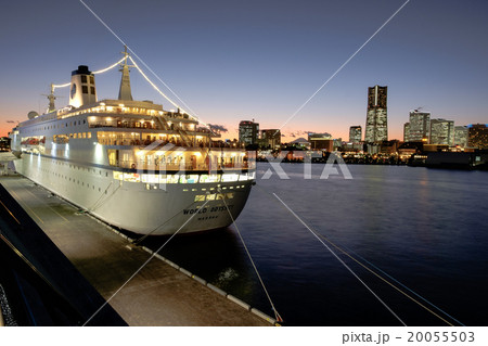 横浜港のワールドオデッセイ（２） 20055503