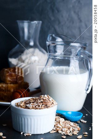 Oatmeal porridge with  glass of milk  20058458