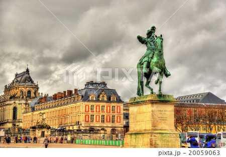 Statue of Louis XIV in Versailles 20059063