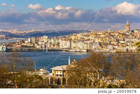 View of Istanbul over the Golden Horn inlet 20059078