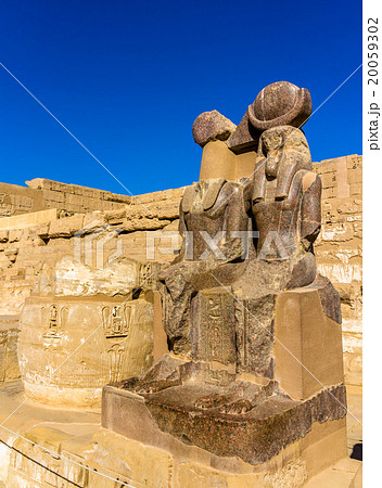 Statues of Ramses III and Thoth at mortuary temple Statues of Ramses III and Thoth at mortuary temple 20059302