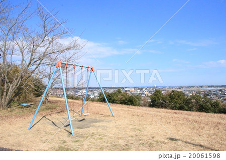 青空の下の公園 20061598