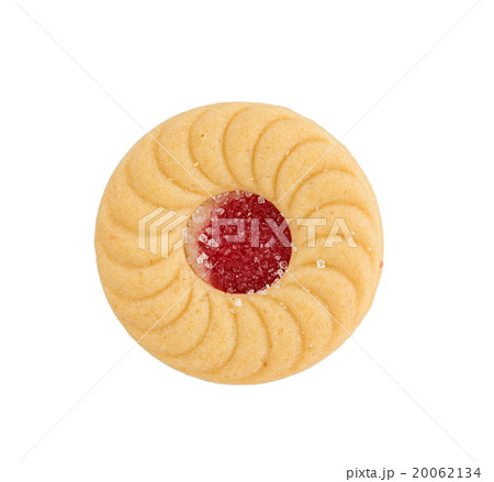 Sandwich biscuits with strawberry on white 20062134