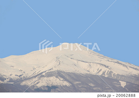 残雪の鳥海山 残雪の鳥海山 20062888