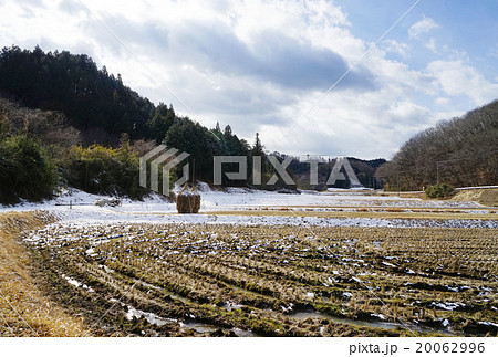 冬の田園風景 20062996